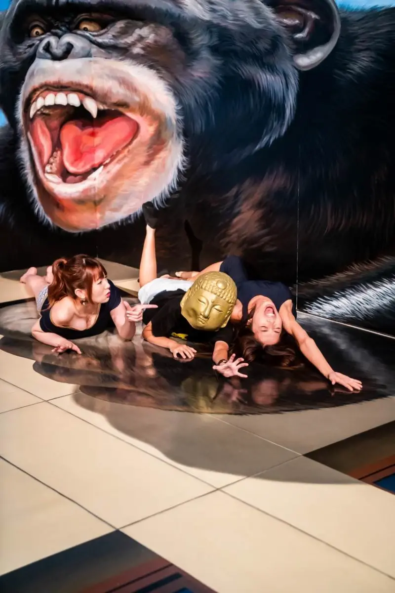 台中展覽︳AR 超有視！日本幻視藝術世界巡迴展-暑假最KUSO的展覽，快約好友融入4D畫作鬧一波！ - 金大佛的奪門而出家網誌