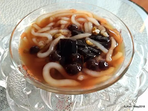 (台北捷運板南線市政府站周邊美食)「林口忠孝米苔目冰」台北永吉店 --- 手作平價古早味冰品。