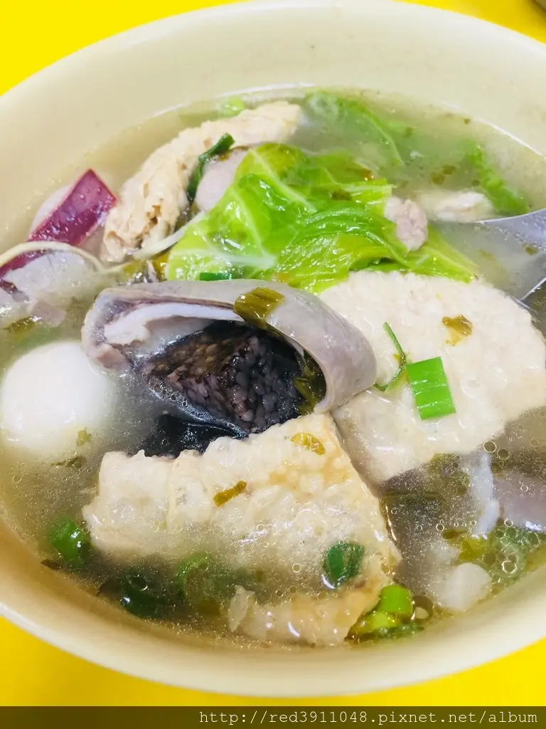 汐止美食推薦~晚餐宵夜新選擇"華姐麵店",無論內用外帶只接受號碼牌點餐,高CP值實在的份量排隊也甘願~~