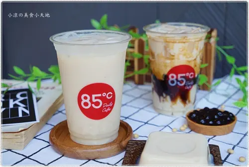 85度C新品上市║當豆花遇上黑糖珍珠！掀起解壓飲品風潮!估溜估溜~IG打卡狂洗版
