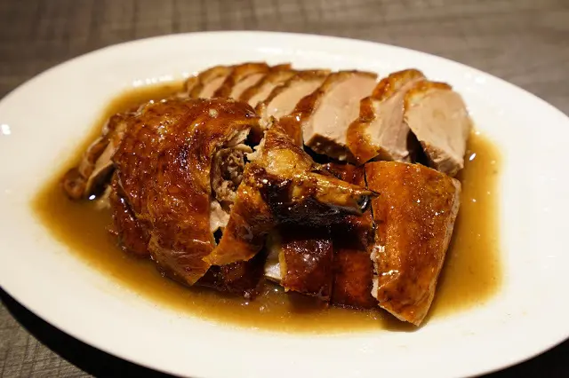 [食記] 台北東區星馬料理-鴨皇閣 DPalace。台北東區最好吃的當歸烤鴨(近忠孝敦化站)
