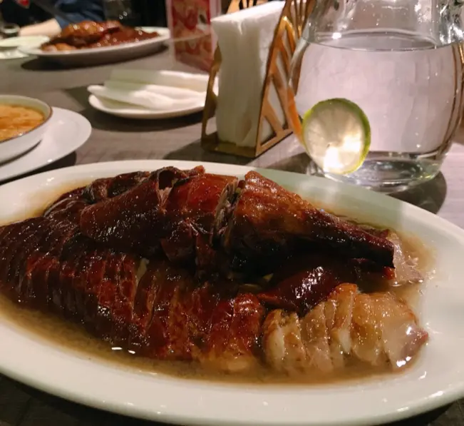 台北東區<鴨皇閣>第一次吃星馬餐廳就上癮