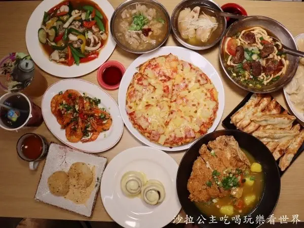 瑞芳美食必吃9間小吃.異國料理.飲料懶人包『瑞芳美食廣場』里長伯排骨.豐味肉羹.老街口愛玉.牛魔王中華麵食.楓葉屋