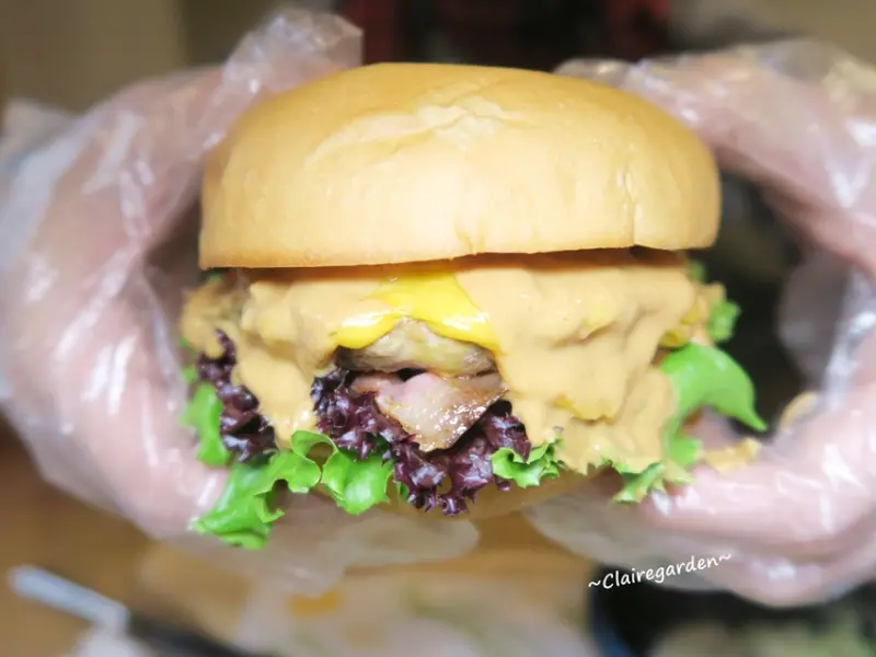 桃園 COMEAN 空覓~花生瀑布漢堡&打拋豬早午餐/親子友善餐廳