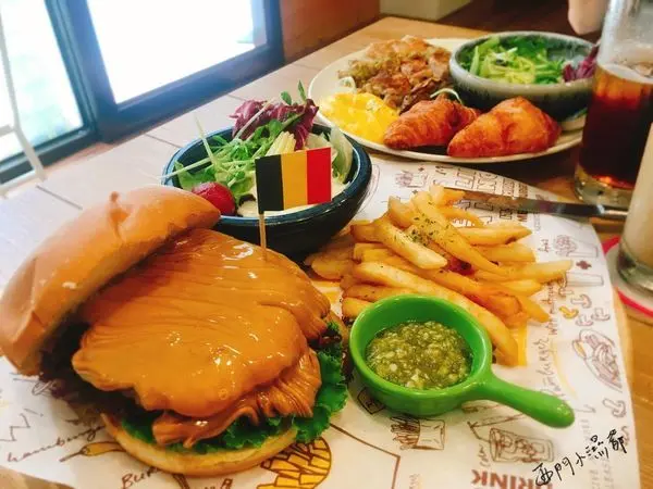 【桃園美食】COMEAN空覓，花生醬牛肉堡神之分離。