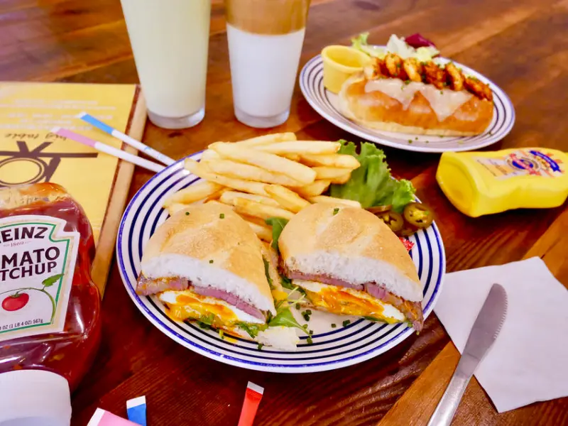 [台北大安] Big table大桌子大口吃牛小排三明治軟嫩有肉汁好過癮 / 早午餐 / 下午茶 / 美式漢堡 / 大安捷運站 / 上班族