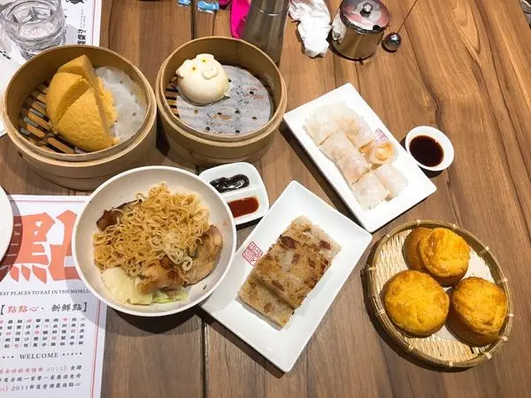 新竹巨城-點點心。新鮮點 港式料理 蘿蔔糕很可以!好好吃