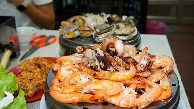 [台南美食] 二月牌沙茶爐(原双月牌)-超新鮮蒸籠海鮮鍋 / 台南海鮮塔 / 台南餐廳