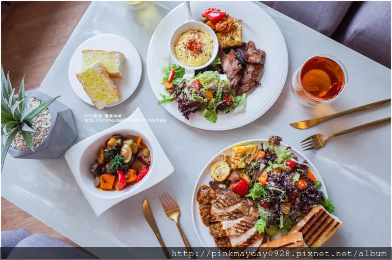 ✿高雄✿ 白系簡約空間優美的環境 色彩豐盛的質感餐點超級推薦 整體就是好好拍又好好吃 ➜ Tffc食旅 漫味咖啡