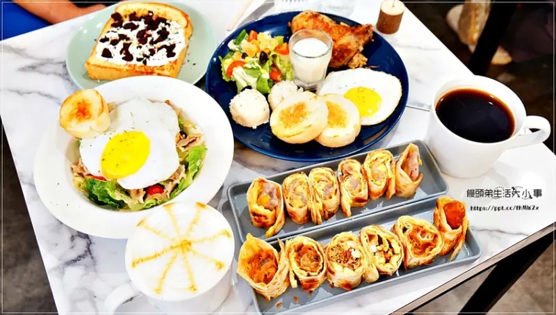 【蘆洲早午餐】丄青初食／三民高中捷運站～IG網美熱門打卡景點，創意新蛋餅，必點的芋見丄青、花生油條、早午餐、咖啡都好吃，店裡還有花牆跟盪鞦韆可拍照