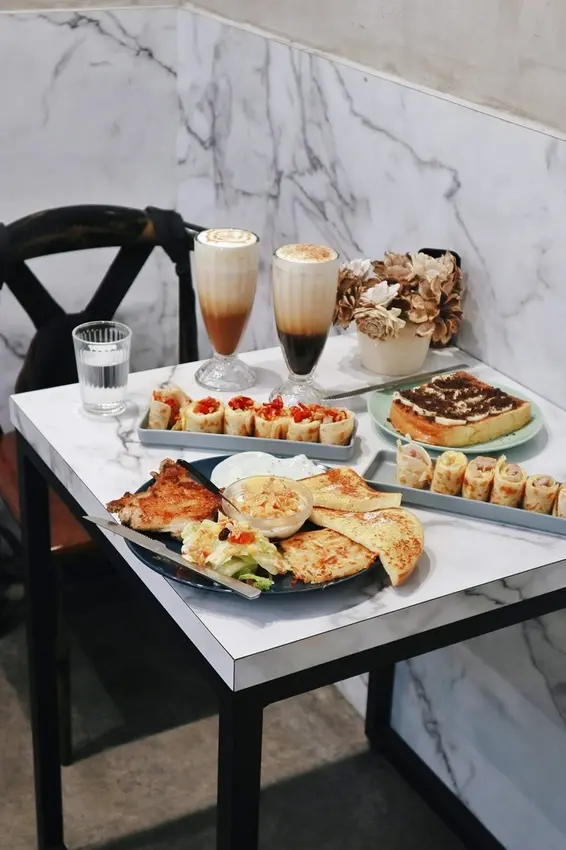 【蘆洲美食】丄青初食：IG網美打卡文青早午餐 /上青初食