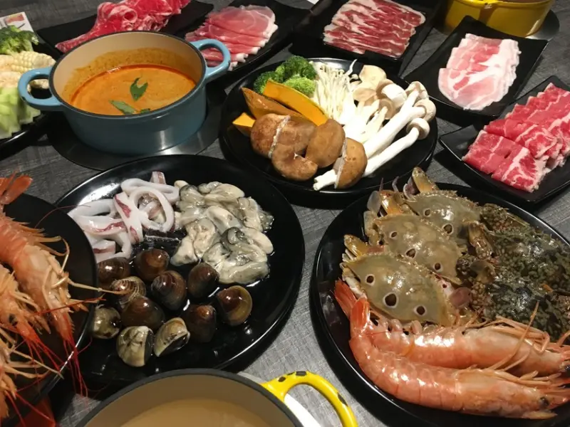 台南蜜蜜仙境｜火鍋Buffet海鮮吃到飽！特大天使紅蝦、鮭魚握壽司爽吃！價目表及介紹