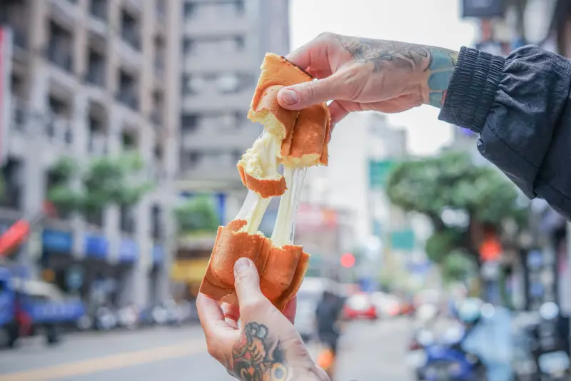 無名雞蛋糕X魔王 新北永和區 會牽絲的雞蛋糕 樂華夜市附近熱門排隊雞蛋糕攤車 太晚來買不到 捷運頂溪站 內文有店家資訊