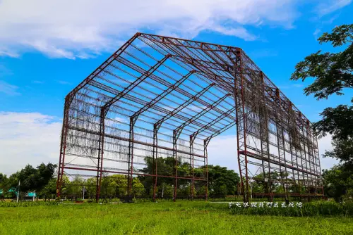 林內寶隆紙廠。大型鋼製藝術廢墟風格又帶著歷史風情