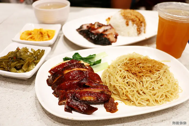 松山CITY LINK美食『了凡香港油雞飯麵(松山壹號店)』世界首家米其林小販，推油雞和叉燒，完整MENU菜單價位(台鐵/捷運松山站)