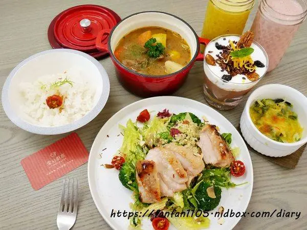 【信義區美食】愛的廚房 Kitchen of Love #法式薄餅 #溫沙拉 #輕食 #藜麥 #下午茶 #健康 #松菸美食