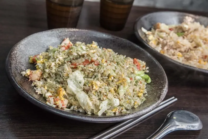 [桃園中壢]巷仔內平價大份量美食！超噴香紹興酒功夫炒飯！豐穀食堂（可外送） - 大手牽小手。玩樂趣