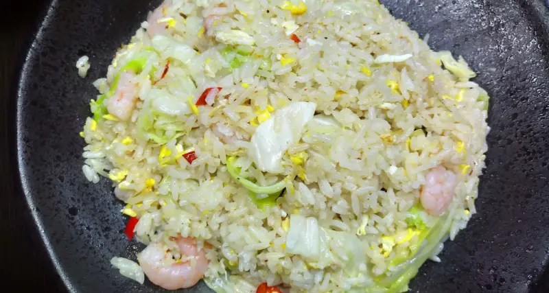 【桃園中壢】豐穀食堂☞加了紹興酒的炒飯，吃了到底會不會醉?