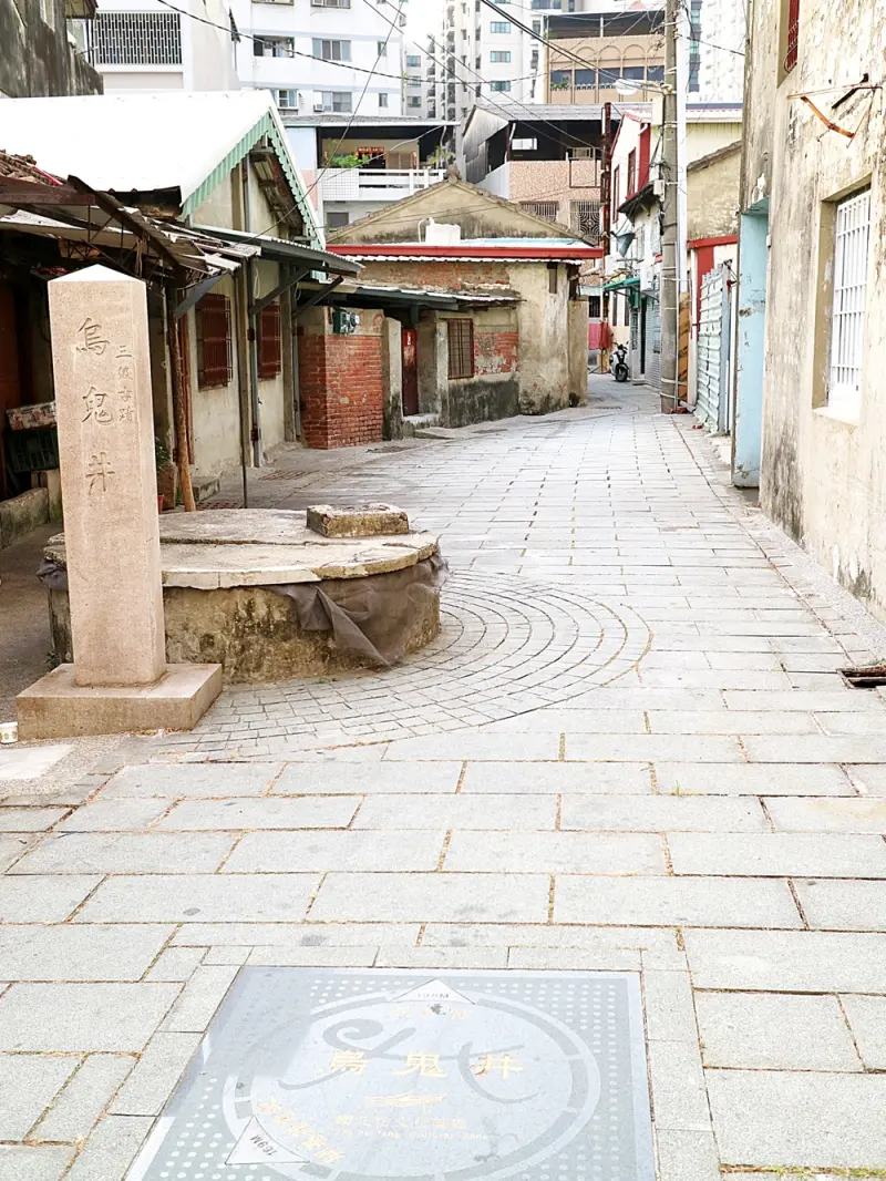 尋找台南老街小弄裡的歷史古井-烏鬼井｜舊台南古蹟尋訪之旅-北區 - 進食的巨鼠