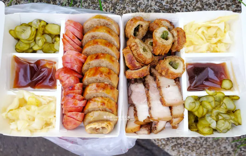 台中烏日│巧之房傳統小吃美食餐車-出沒遊走台中和彰化.脆皮大腸和花生糯米腸大推.鹹豬肉不要錯過 - 藍色起士的美食主義