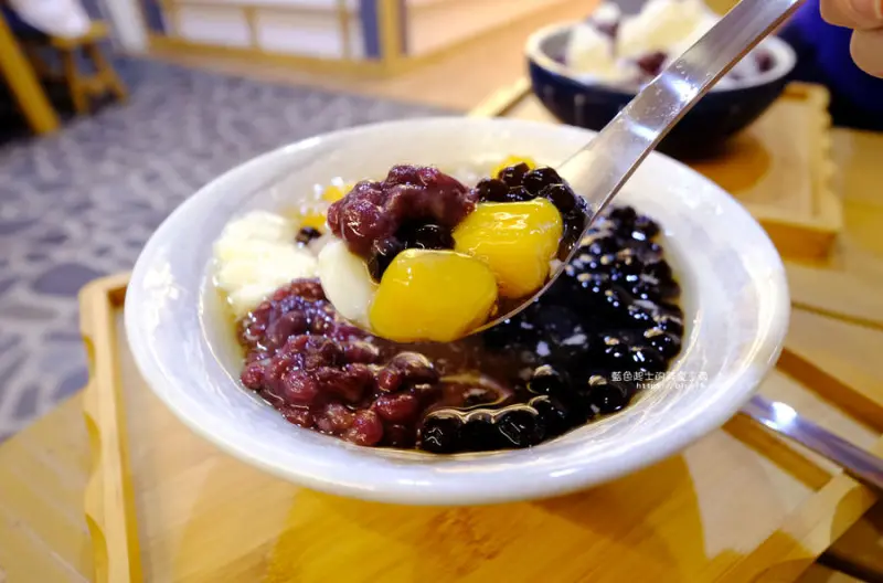 台中西區│天穿豆花-台中豆花.杏仁露.甜湯.剉冰.還吃的到客家風味擂茶跟米食喔 - 藍色起士的美食主義