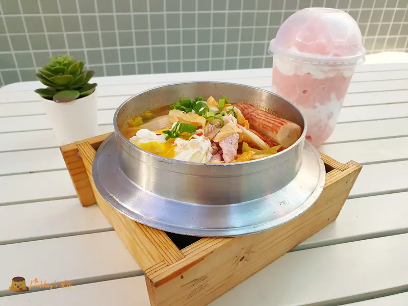 【新竹餐廳】在湯屋澡堂裡用餐《菓然 Just Juice》巨城對面不限時親子友善空間