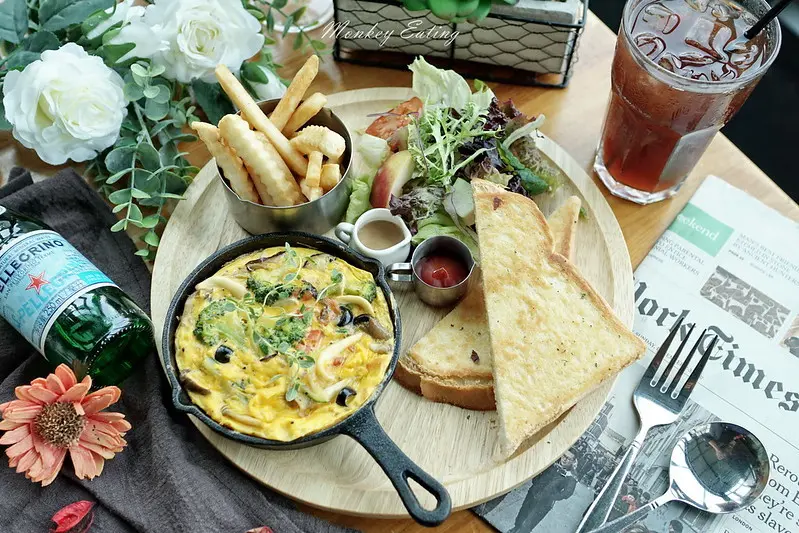 【彰化美食】米蘭街義式小館 │巷弄唯美玻璃屋早午餐，巨無霸魷魚義大利麵超浮誇！彰化聚餐推薦