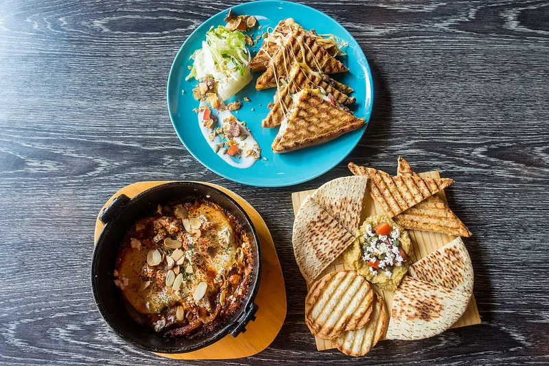 | Taiwan Taichung 台灣 台中 西區 ☻ Toastage 土司盛世 | 邪惡牽絲帕尼尼 . 道地地中海料理 . 型男老闆的雪茄盒牆 . sogo百貨商圈