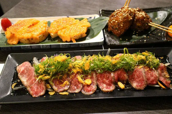 【中山區美食】台北平價日式料理&居酒屋/道道料理精彩生牛肉一吃驚艷-人間 日式料理