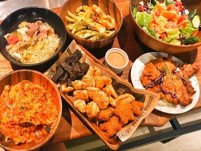 好好玩的萬聖節party─【美食】新北板橋─G+9鮮釀餐廳(三民店)─聚餐─宵夜─板橋酒吧