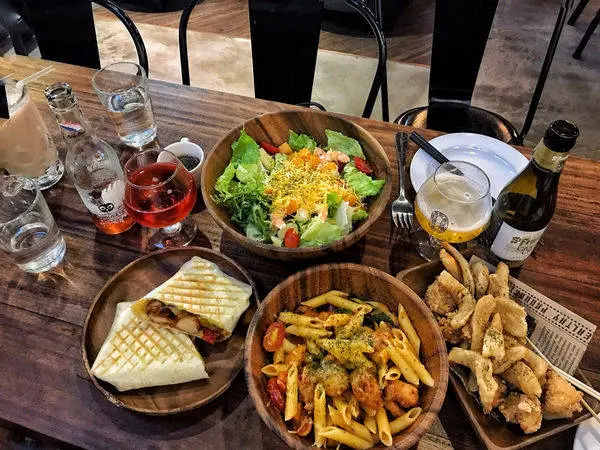 【板橋｜G+9鮮釀啤酒餐廳】鮮釀啤酒首選餐廳，下班後不可錯過的放鬆好地方，再訪意願高達200% (內附完整菜單)