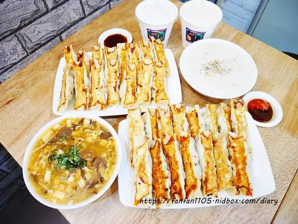 【板橋鍋貼】佳佳香鍋貼-板橋店 #佳佳香 #鍋貼 #板橋美食 #板橋小吃 #銅板美食