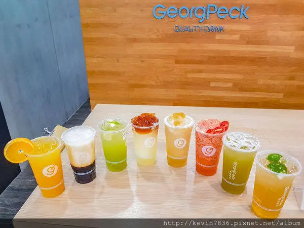 台中飲品<喬治派克金昌平>濃郁奶香的黑糖珍珠鮮奶/微酸微甜的金鑽蜜鳳梨/滿滿蕃茄顆粒的蕃茄蜜凍飲,夏天最佳飲品選擇