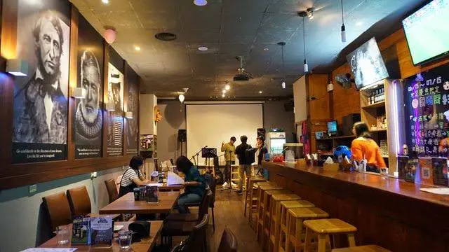 [台南美食] 胖廚西式餐廳-LiveBand 運動餐酒館 / 台南音樂餐廳 / 台南餐酒館推薦 / 台南喝酒推薦 / 台南酒吧推薦