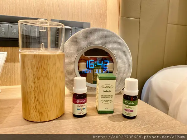 生活美學「herbally   草本真情  」打造清新的居家環境 芳香精油擴香儀  就用【覺醒】擴香儀消除疲累的靈魂、台灣製造 有了草本真情擴香儀讓我有種新生活風格的養成。