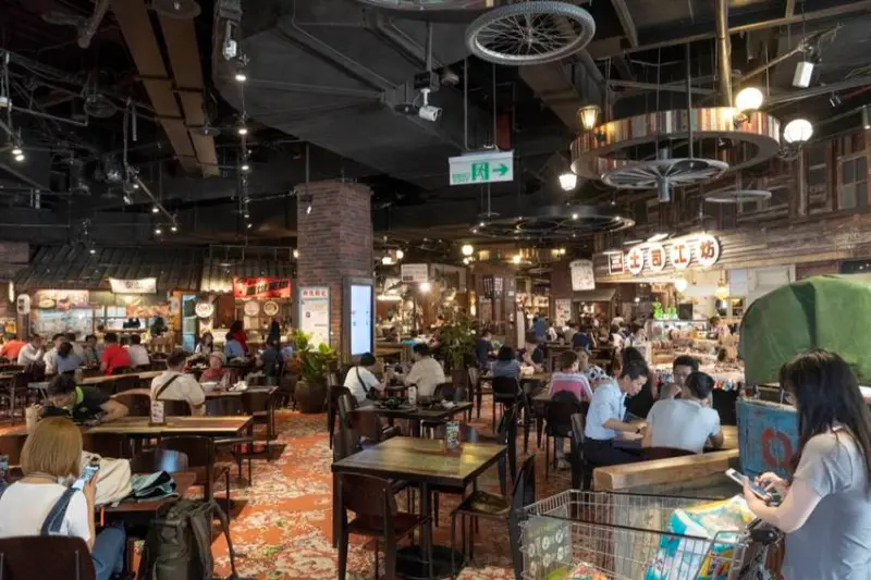 紅太陽職人手作珍珠專賣｜懷舊復古 內湖大食代必喝，夏天好需要海尼根綠茶 · 算命的說我很愛吃