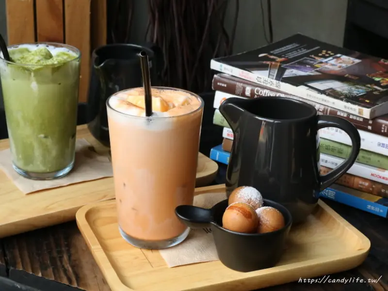 台中美食│良水食作潭子茶屋〃隱身在潭子火車站旁的日式老屋，品嚐台灣在地茶及可愛丸燒鬆餅～