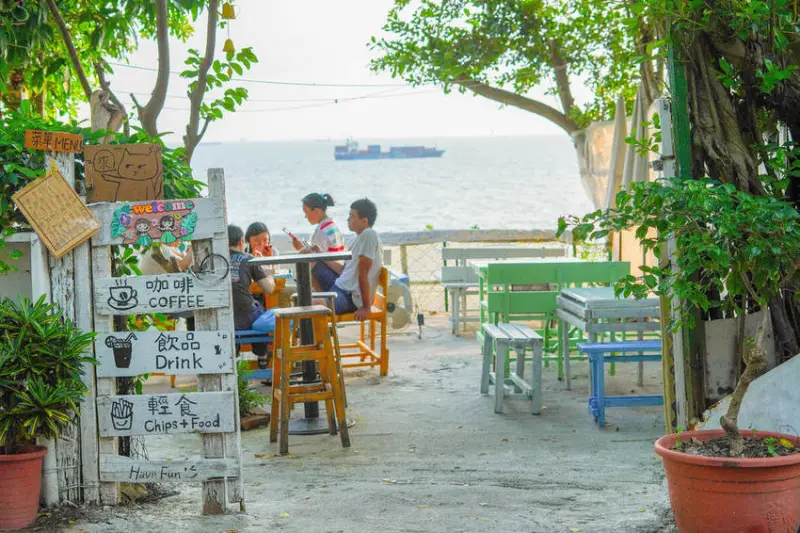 萊加呵 Nine j Ｘ魔王 高雄鼓山區 柴山秘境咖啡廳 平價餐點 有山有海有夕陽 內文有店家資訊
