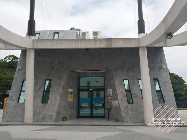 新竹東區美食-[百味釜精緻鍋物] 近新竹煙波大飯店與青草湖，媽媽魚超市旗艦店2F，超多種新鮮蔬菜盤與海鮮，份量大方豐盛，北歐風木頭質感文青裝潢，親子聚餐景觀餐廳