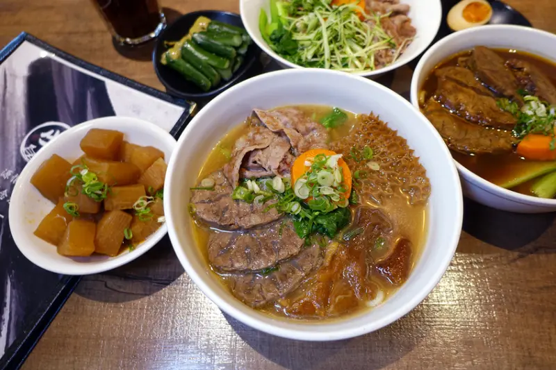 牛莊園牛肉麵，大安區四維路美食，科技大樓站牛肉麵