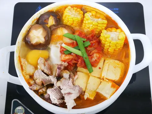 桃園大溪超夯泡菜專賣，單吃涮嘴! 搭配料理更是超下飯，做了幾道料理讓大家視吃-益康泡菜