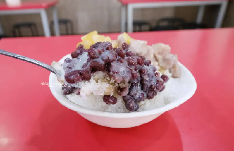 台中霧峰│Frozen三種冰-三姐妹冰店.四十幾年老店.學生下課後聊天吃冰好地點 - 藍色起士的美食主義