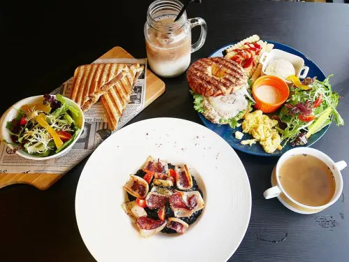 Muni Brunch-台中車站附近早午餐  店內裝潢超可愛  餐點精緻好吃又實惠  再訪率高到爆棚              