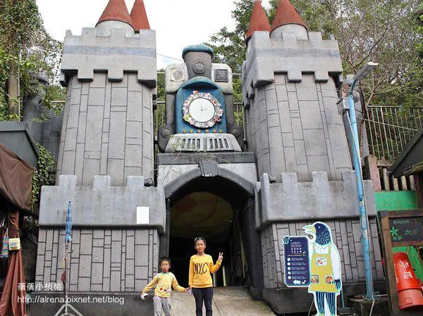 【親子旅遊推薦】台灣水色-好客好品希望工場。跟著傳統老式腳踩針車和手作絹印回到純真年代，台灣水色讓家更有溫度也更有味道。