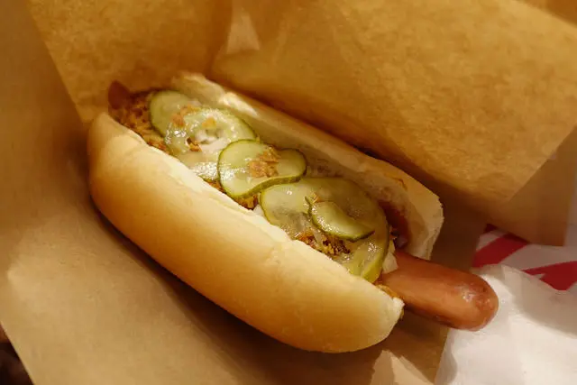 (胖樺食記)台北公館商圈推薦餐廳「 Tulip TimeOut Taiwan」/百元美味熱狗堡/來自丹麥北歐美食小吃/有位子冷氣不收服務費/完整菜單