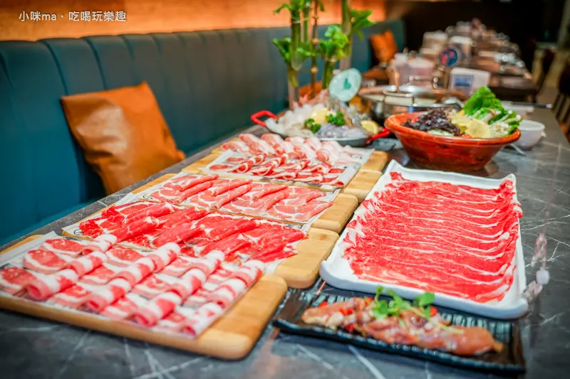 八海食潮當代鍋物 ▏食肉控、海鮮狂看這裡！！只要498元就能海陸吃到飽。IG打卡PO文 隱藏版大肉盤送你吃 哈根達斯吃免驚。中和環球購物中心