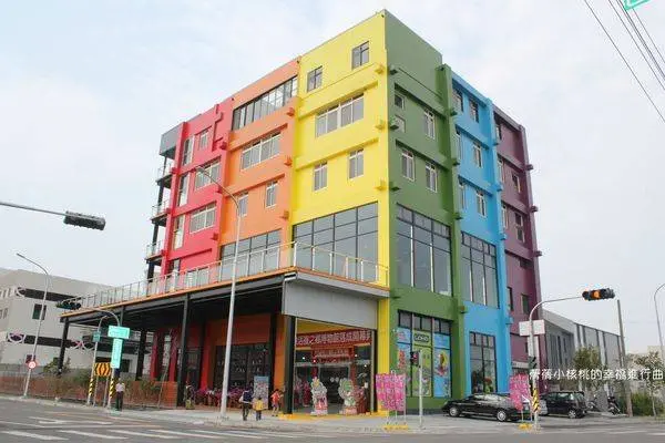 【彰化。社頭觀光工廠】三代同遊一日小旅行。台灣第一座織襪觀光工廠-LOHO樂活觀光襪廠(樂活襪之鄉博物館）&田八堡市集綠色廊道悠閒散步。