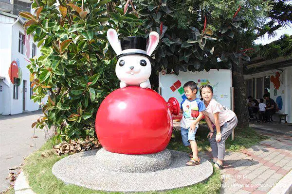 【台中。神岡觀光工廠】台灣氣球博物館。玩氣球，氣球DIY，跟著波波兔的腳步一起進入氣球的繽紛歡樂王國。