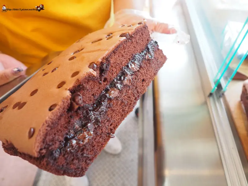 朵玫絲甜點森林 高雄古早味蛋糕推薦/每天新鮮出爐/大推爆漿巧克力 莓果森林 