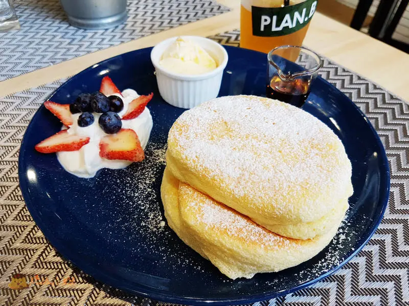 【新竹美食】空氣感舒芙蕾厚鬆餅《PLAN.B》大理石紋手作另類刈包